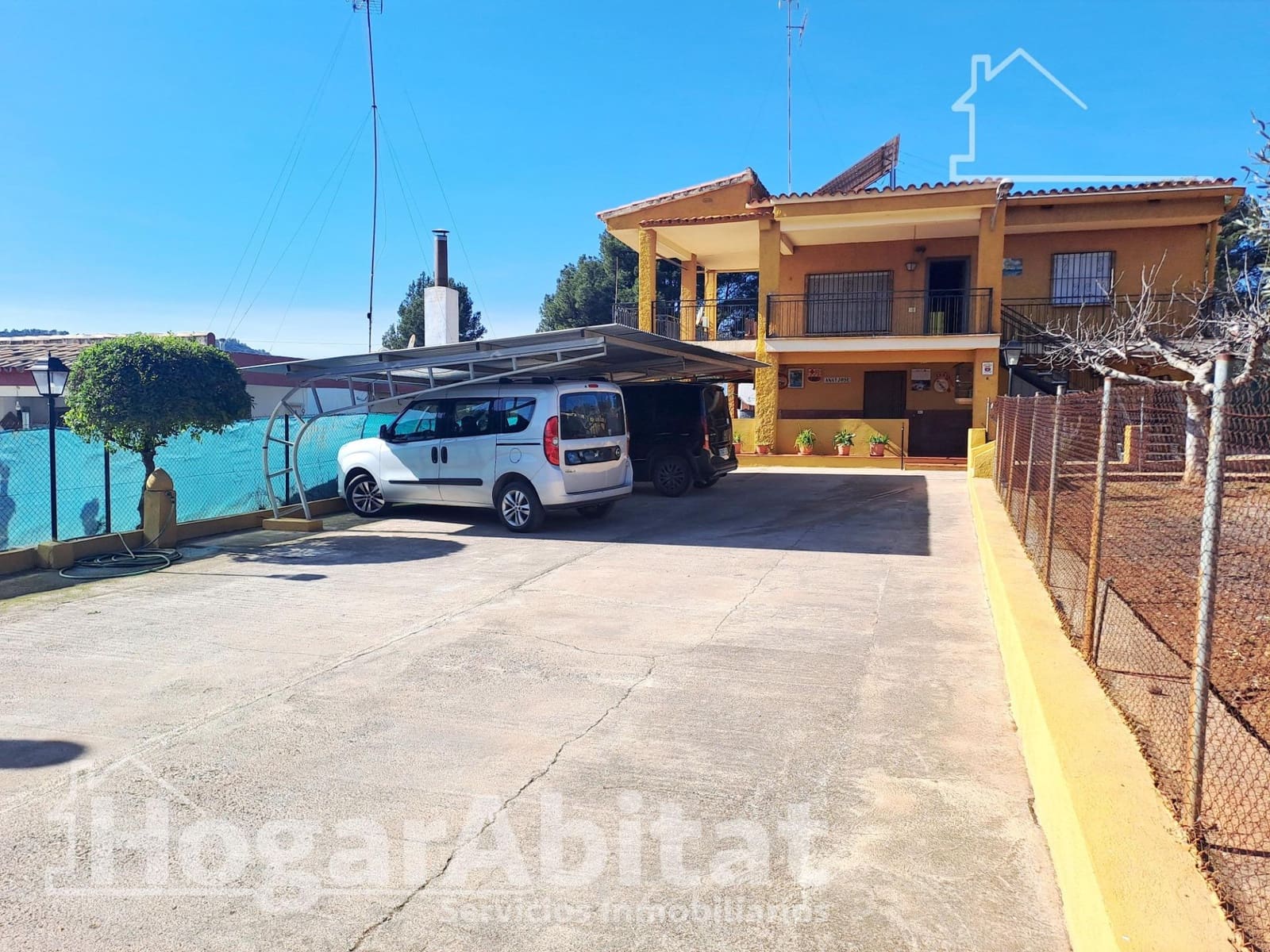 6 bedroom Villa for sale in L'Alcora with pool garage - € 195,000 (Ref: 9829214)