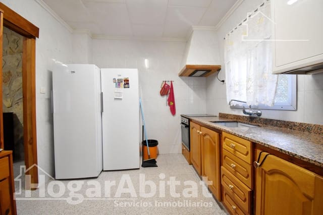 5 Zimmer Villa zu verkaufen in Simat de la Valldigna mit Pool Garage - 187.000 € (Ref: 9829228)