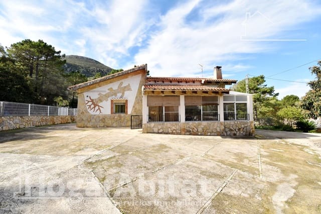 5 Zimmer Villa zu verkaufen in Simat de la Valldigna mit Pool Garage - 187.000 € (Ref: 9829228)