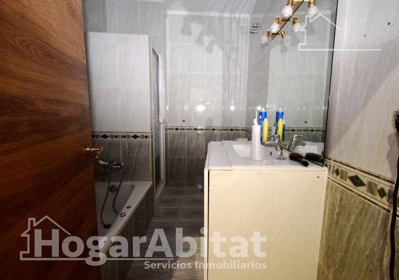 Casa de 6 habitaciones en Catarroja en venta con garaje - 600.000 € (Ref: 9829237)