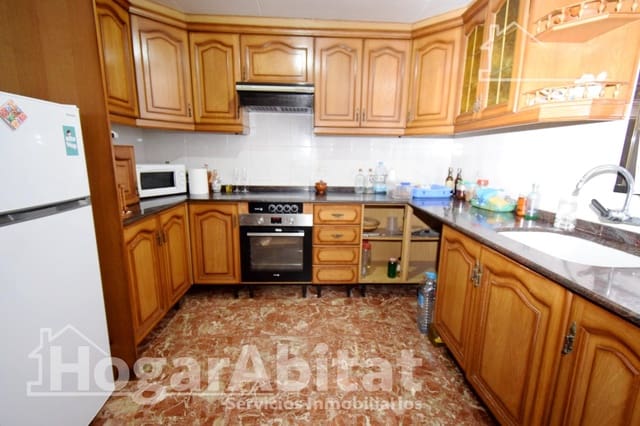 Casa de 6 habitaciones en Catarroja en venta con garaje - 600.000 € (Ref: 9829237)