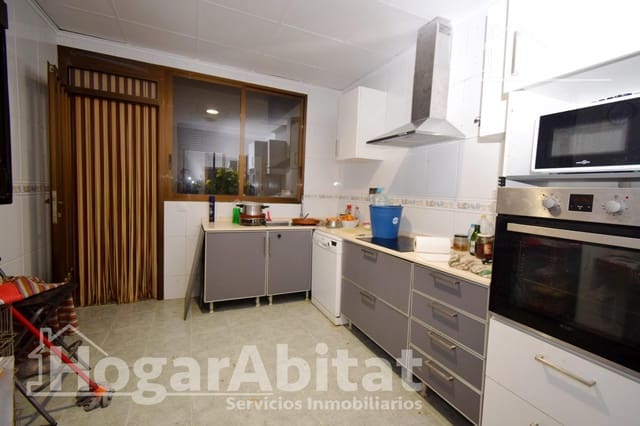 Casa de 6 habitaciones en Catarroja en venta con garaje - 600.000 € (Ref: 9829237)