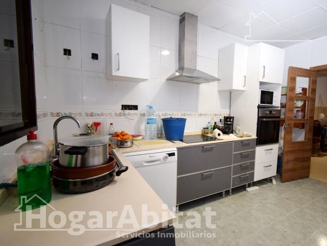 Casa de 6 habitaciones en Catarroja en venta con garaje - 600.000 € (Ref: 9829237)