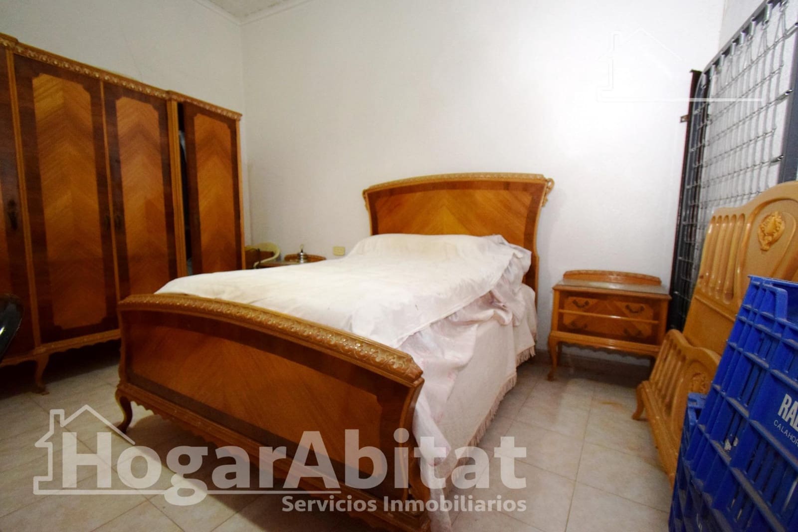 5 bedroom Townhouse for sale in Montserrat with garage - € 250,000 (Ref: 9831593)