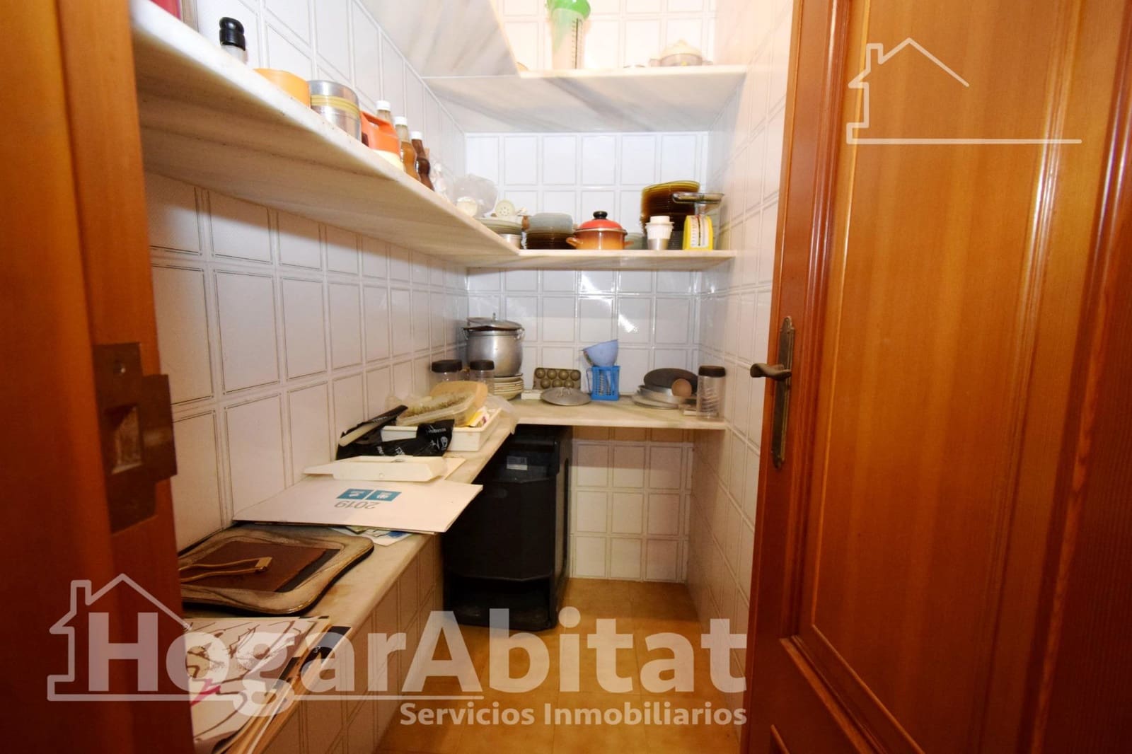 5 bedroom Townhouse for sale in Montserrat with garage - € 250,000 (Ref: 9831593)