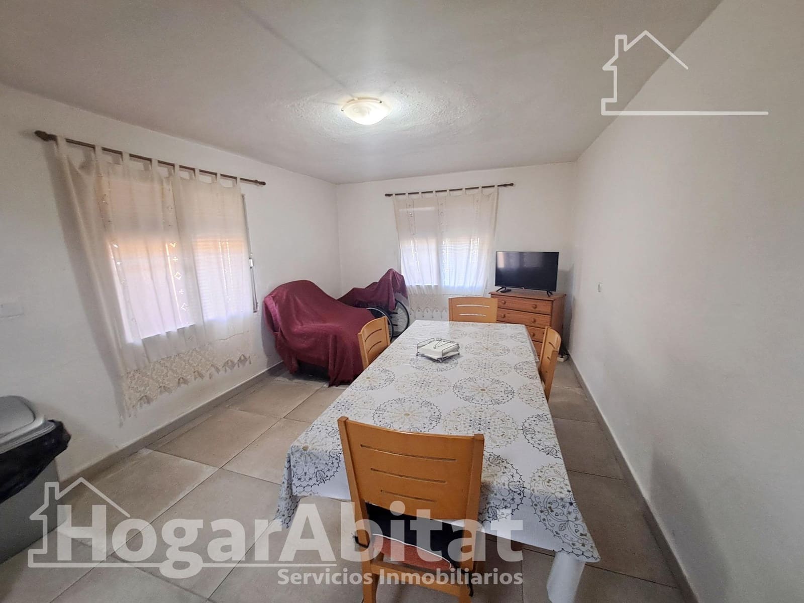 6 bedroom Villa for sale in L'Alcora with pool garage - € 195,000 (Ref: 9833711)
