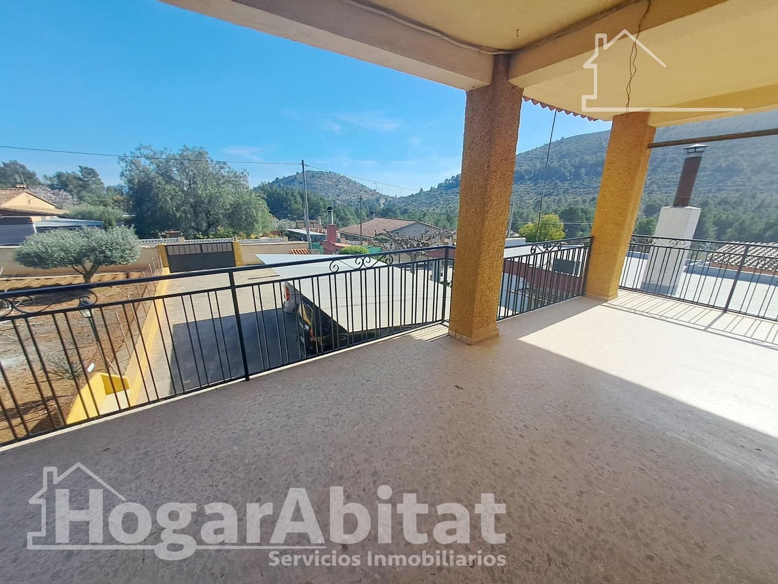6 bedroom Villa for sale in L'Alcora with pool garage - € 195,000 (Ref: 9833711)