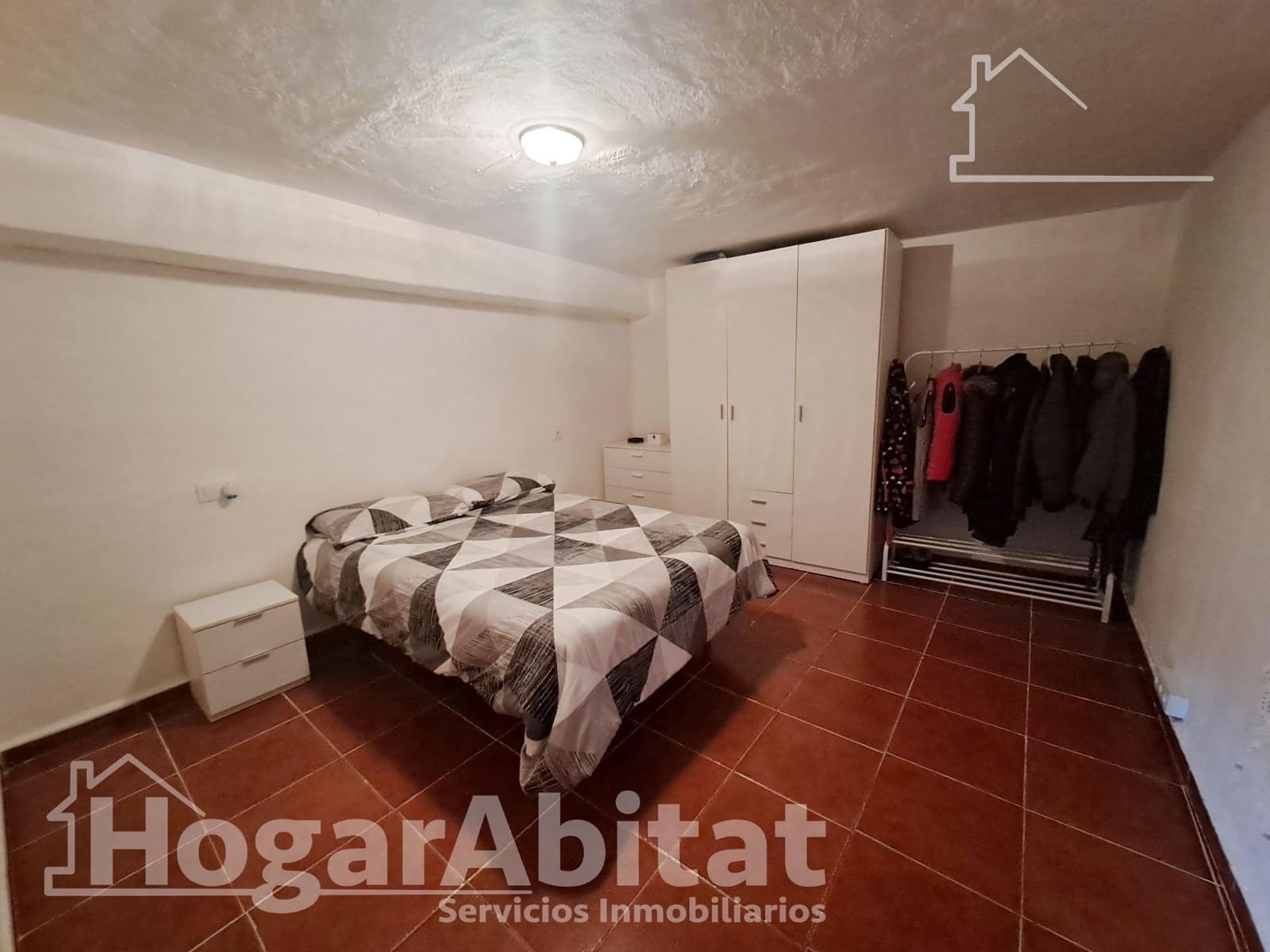 6 bedroom Villa for sale in L'Alcora with pool garage - € 195,000 (Ref: 9833711)