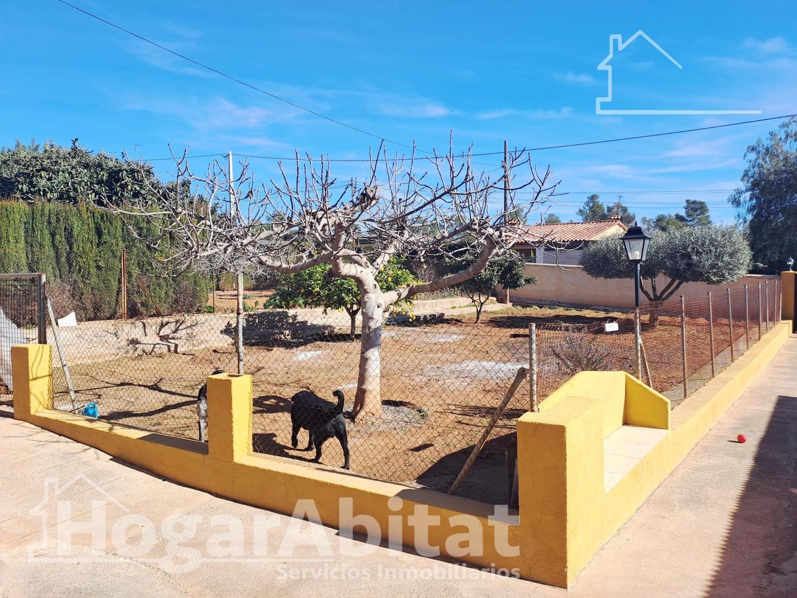 6 bedroom Villa for sale in L'Alcora with pool garage - € 195,000 (Ref: 9833711)