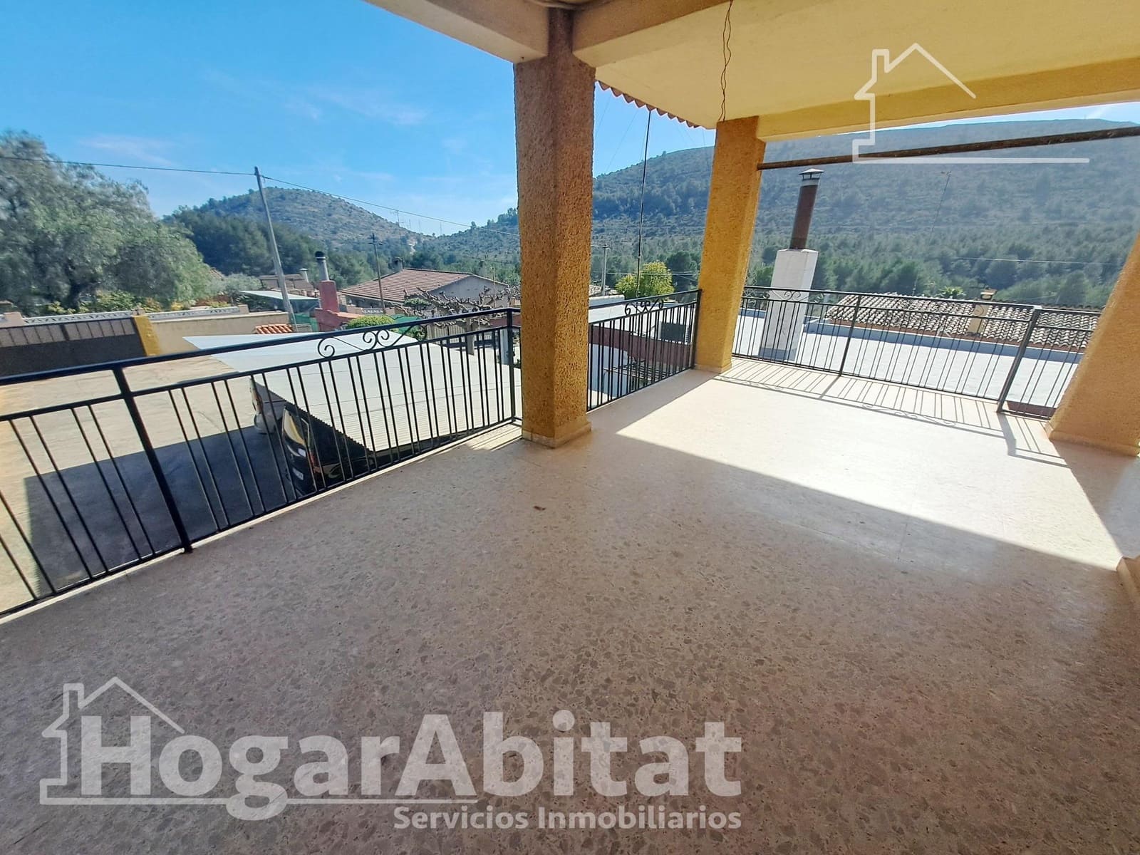 6 bedroom Villa for sale in L'Alcora with pool garage - € 195,000 (Ref: 9833711)