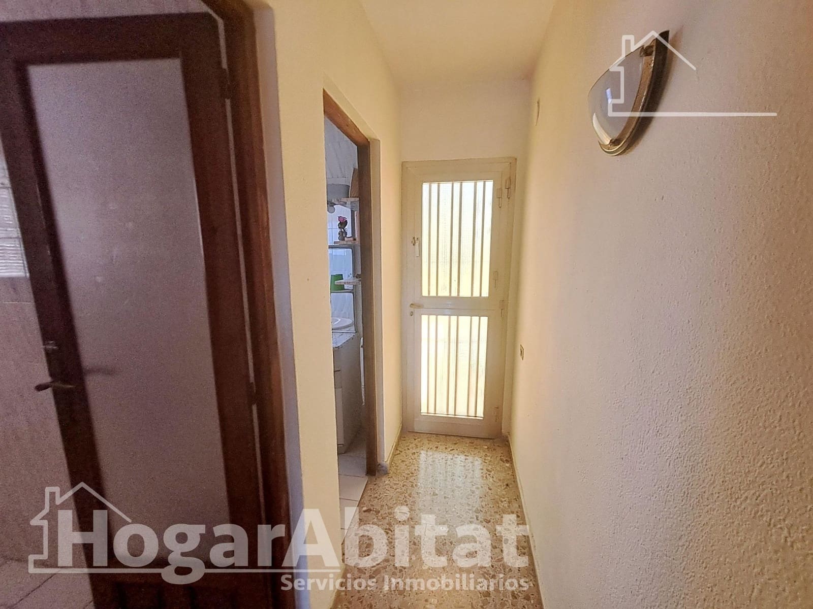 6 bedroom Villa for sale in L'Alcora with pool garage - € 195,000 (Ref: 9833711)