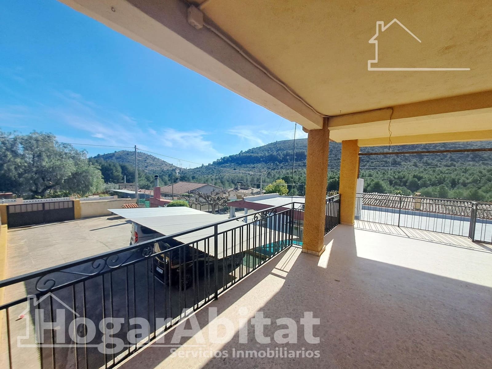 6 bedroom Villa for sale in L'Alcora with pool garage - € 195,000 (Ref: 9833711)