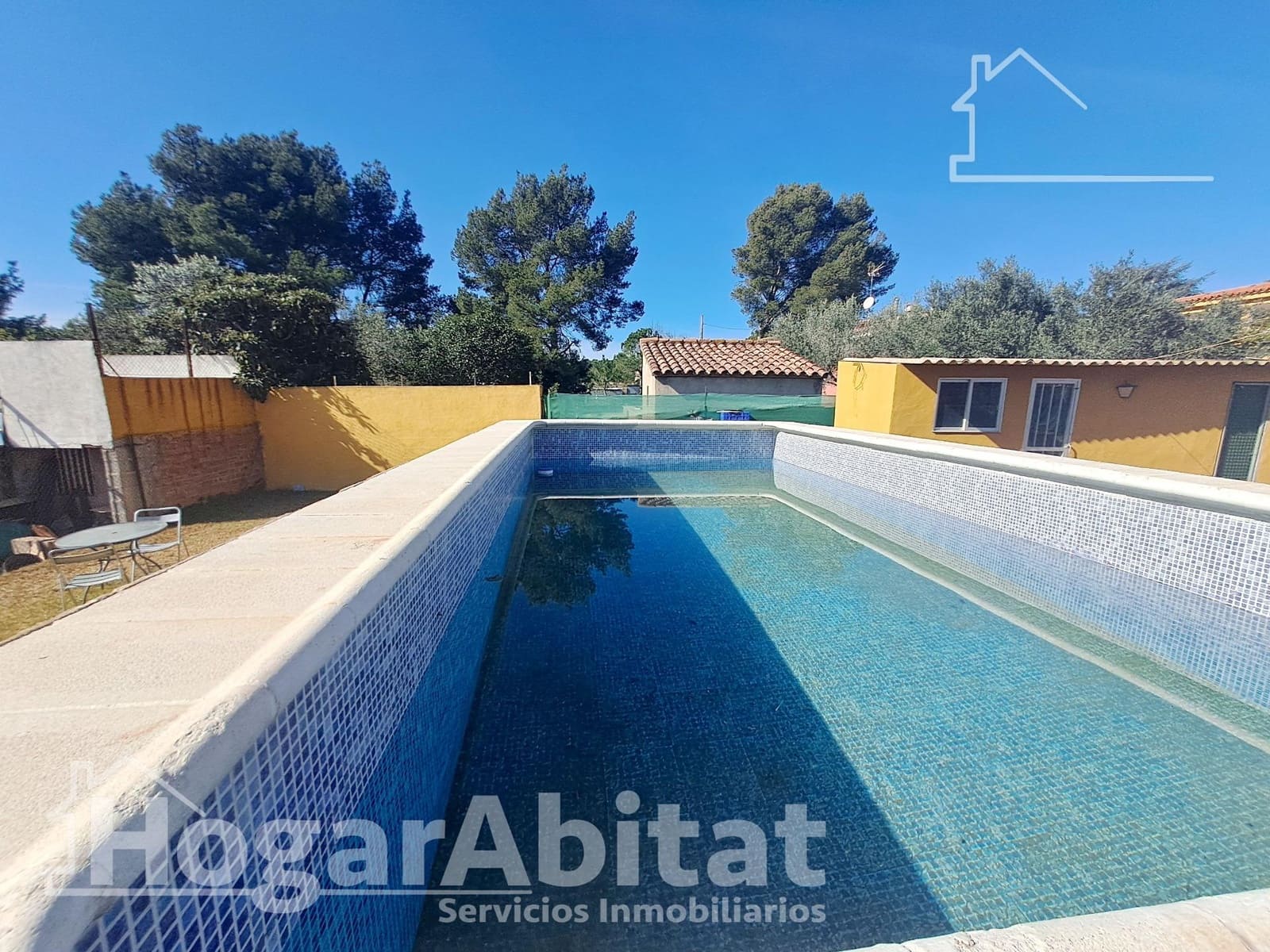 6 bedroom Villa for sale in L'Alcora with pool garage - € 195,000 (Ref: 9833711)