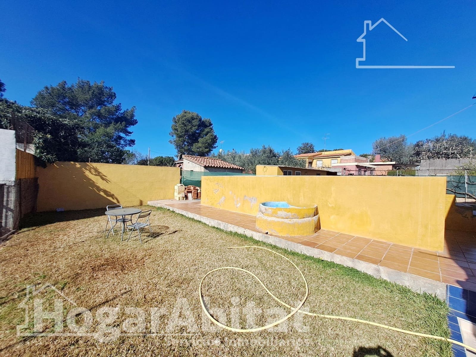 6 bedroom Villa for sale in L'Alcora with pool garage - € 195,000 (Ref: 9833711)