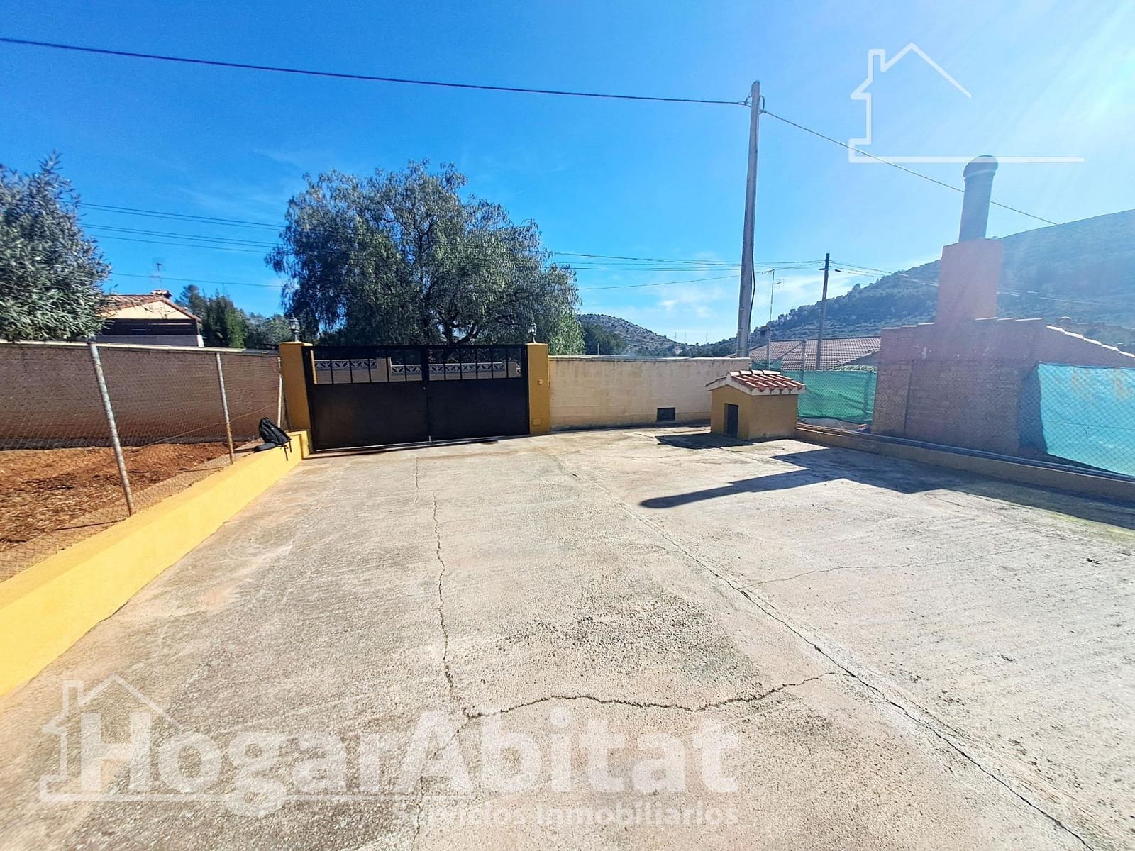 6 bedroom Villa for sale in L'Alcora with pool garage - € 195,000 (Ref: 9833711)