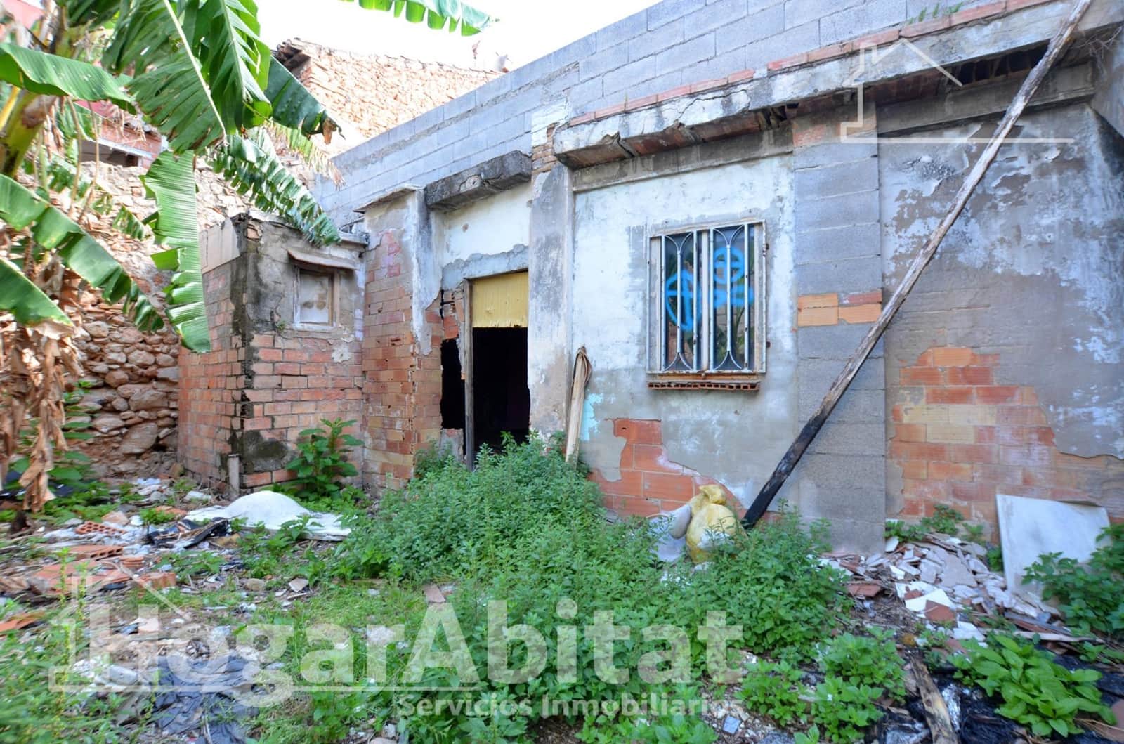 Casa de 3 habitaciones en Benifairó de la Valldigna en venta - 65.000 € (Ref: 9833720)