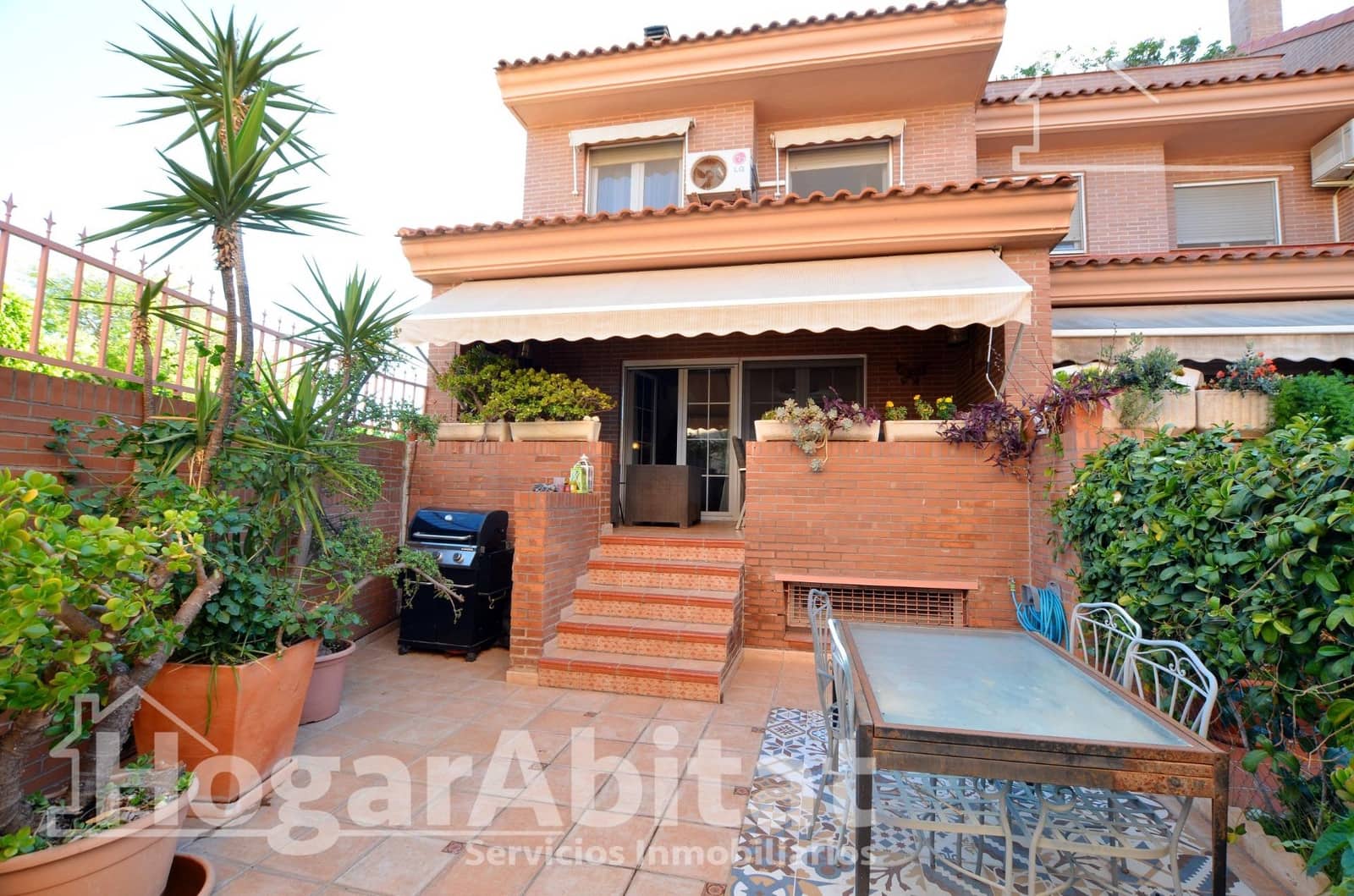 3 bedroom Terraced Villa for sale in Alicante / Alacant city with pool garage - € 450,000 (Ref: 9839301)