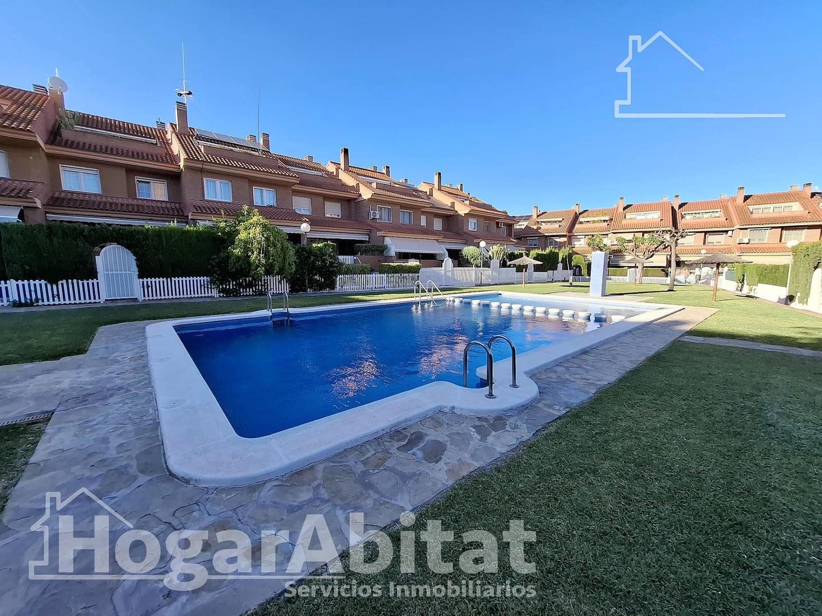 3 bedroom Terraced Villa for sale in Alicante / Alacant city with pool garage - € 450,000 (Ref: 9839301)