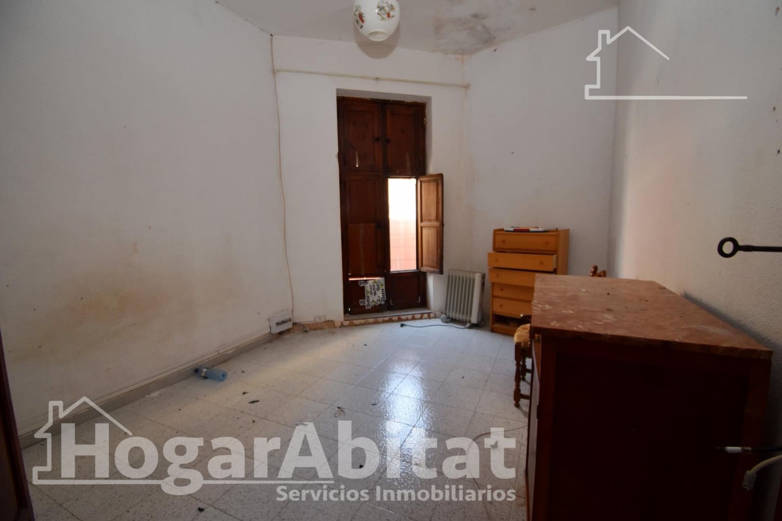 6 bedroom Townhouse for sale in Sueca - € 100,000 (Ref: 9839313)