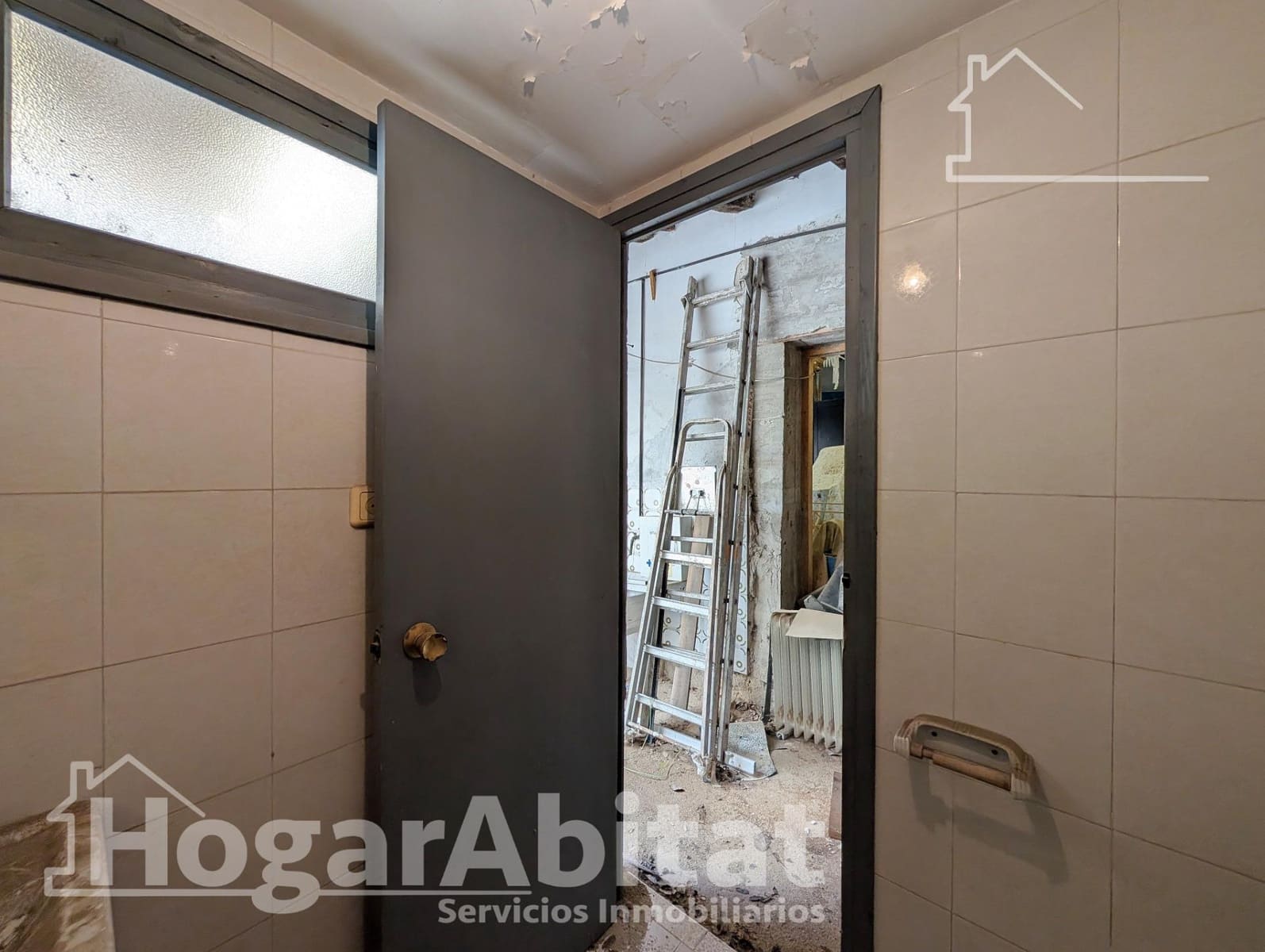 3 bedroom Townhouse for sale in Alicante / Alacant city - € 136,500 (Ref: 9839314)