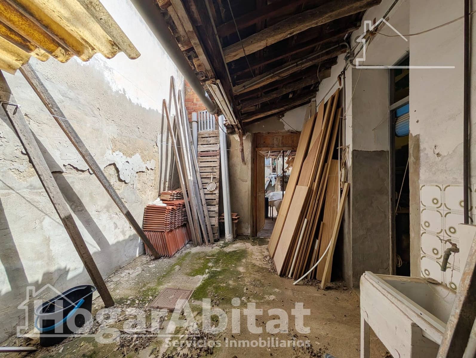 3 bedroom Townhouse for sale in Alicante / Alacant city - € 136,500 (Ref: 9839314)
