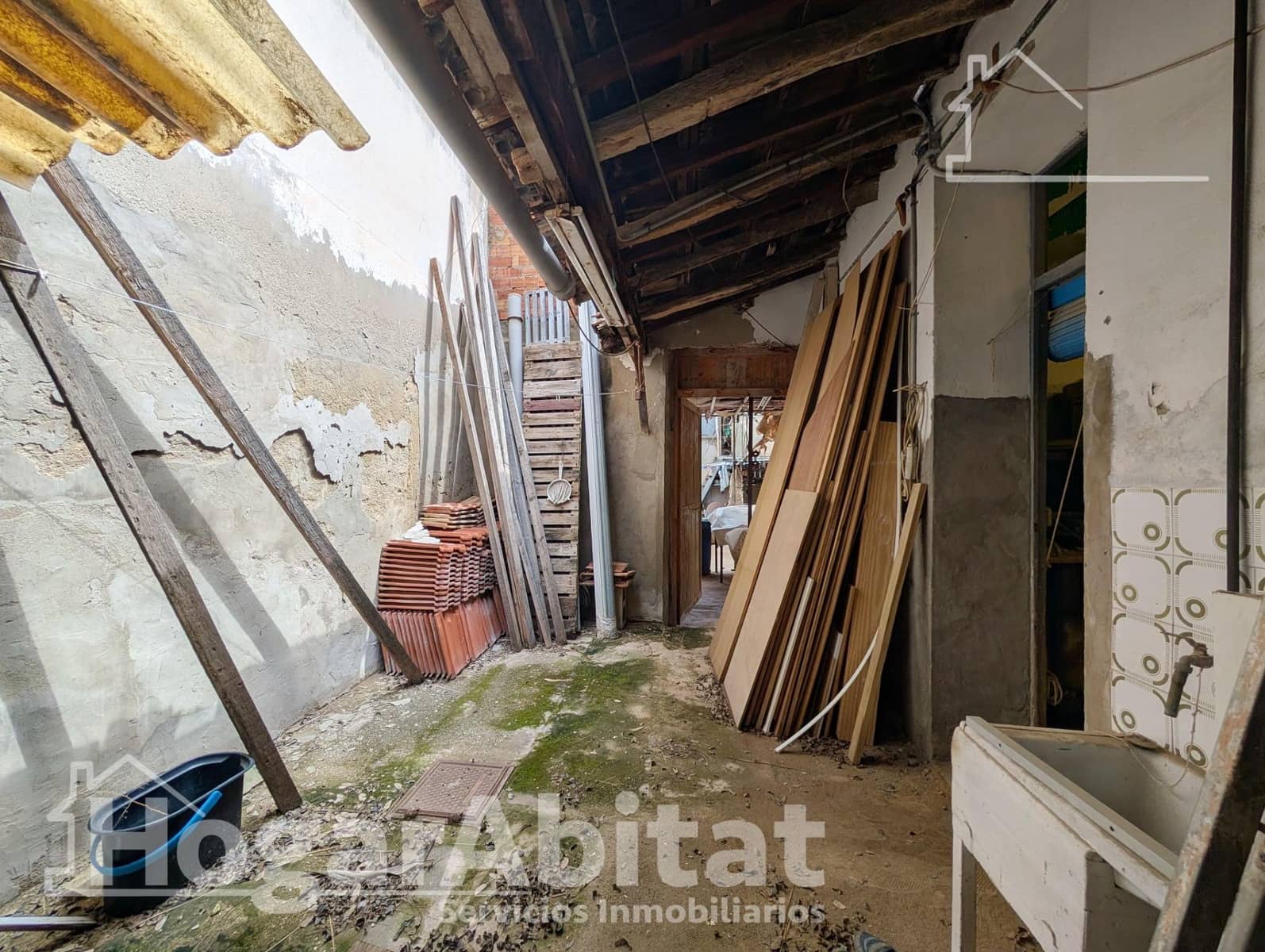 3 bedroom Townhouse for sale in Alicante / Alacant city - € 136,500 (Ref: 9839314)