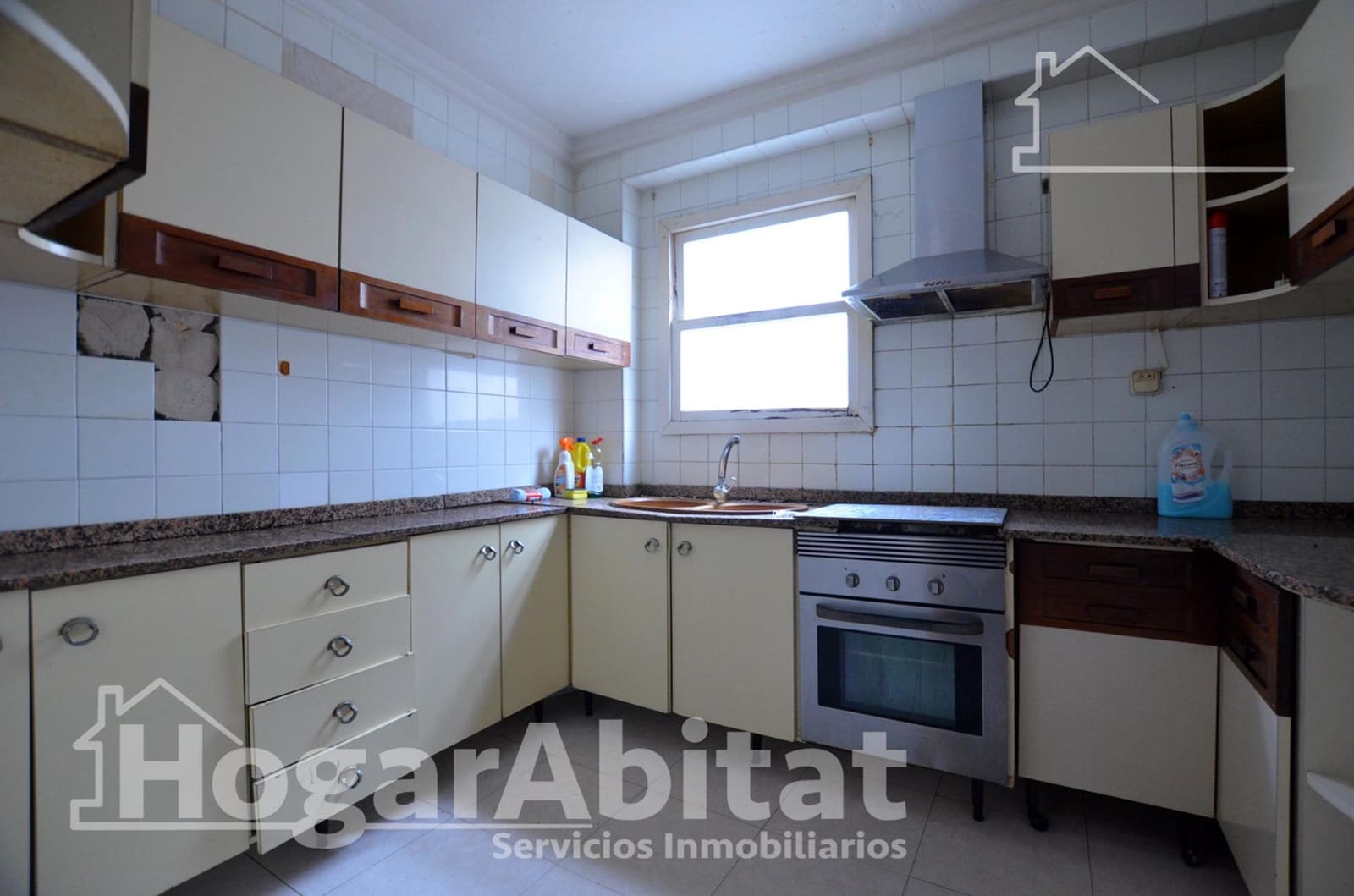 4 bedroom Flat for sale in Gandia - € 120,000 (Ref: 9843437)