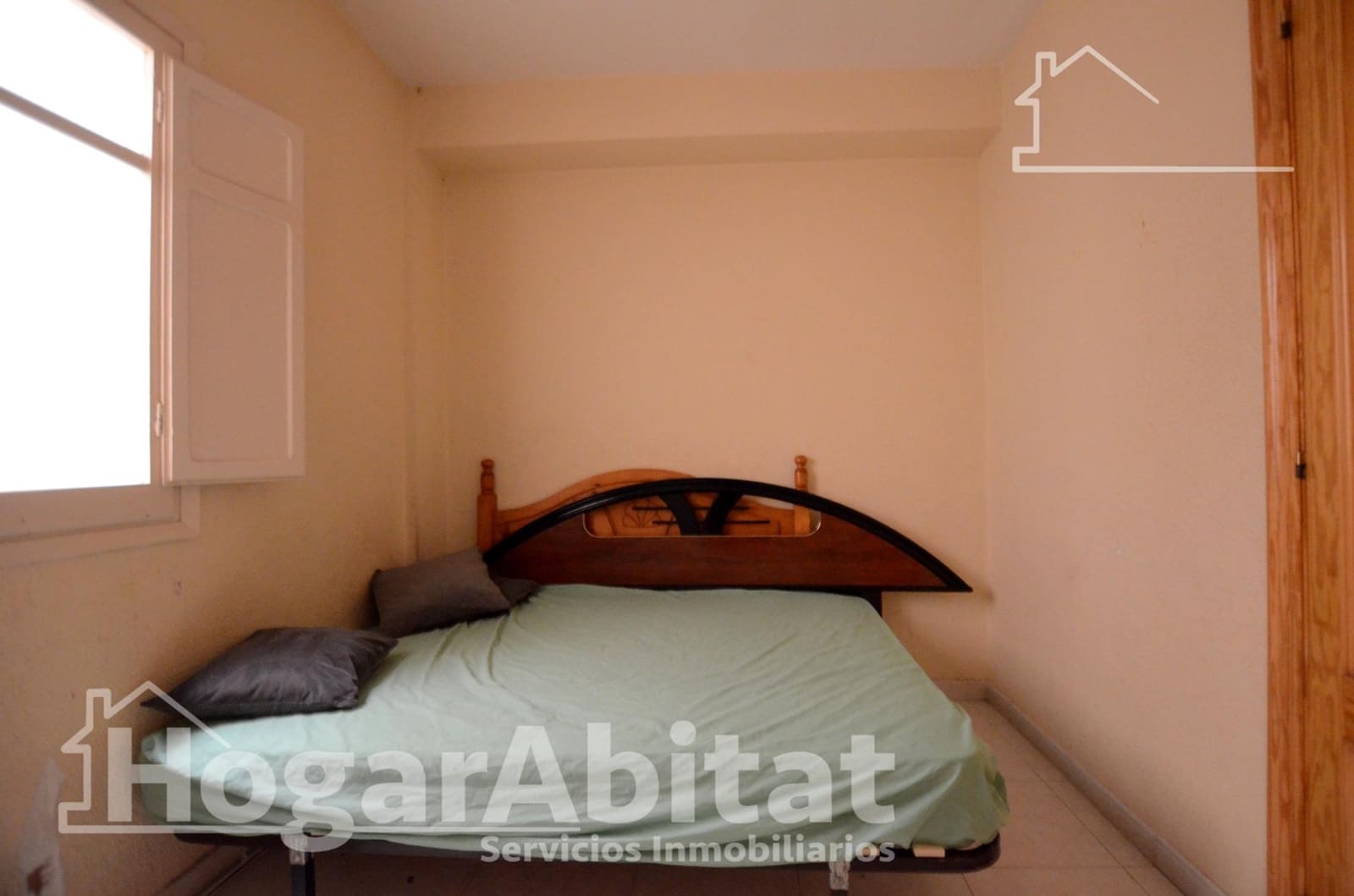 4 bedroom Flat for sale in Gandia - € 120,000 (Ref: 9843437)