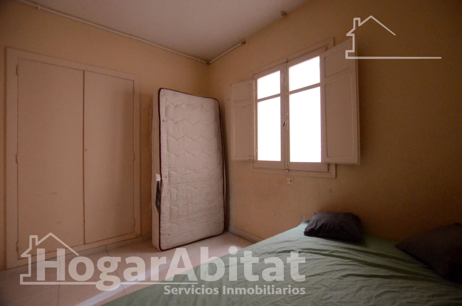 4 bedroom Flat for sale in Gandia - € 120,000 (Ref: 9843437)