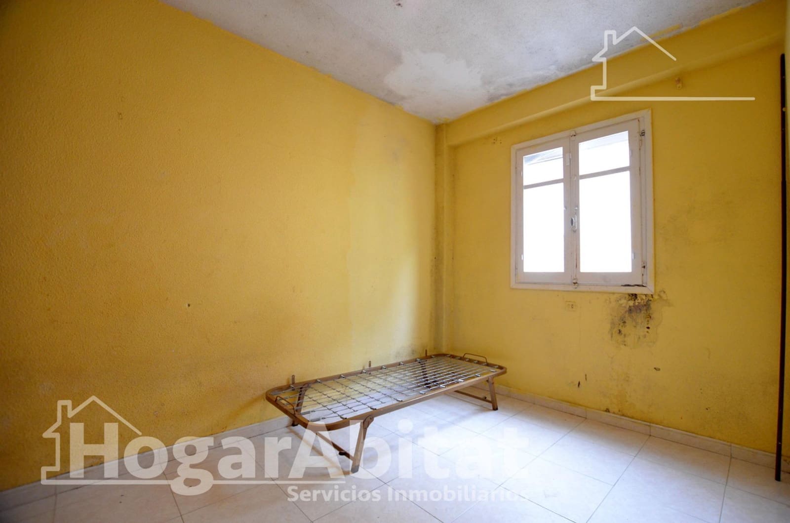 4 bedroom Flat for sale in Gandia - € 120,000 (Ref: 9843437)