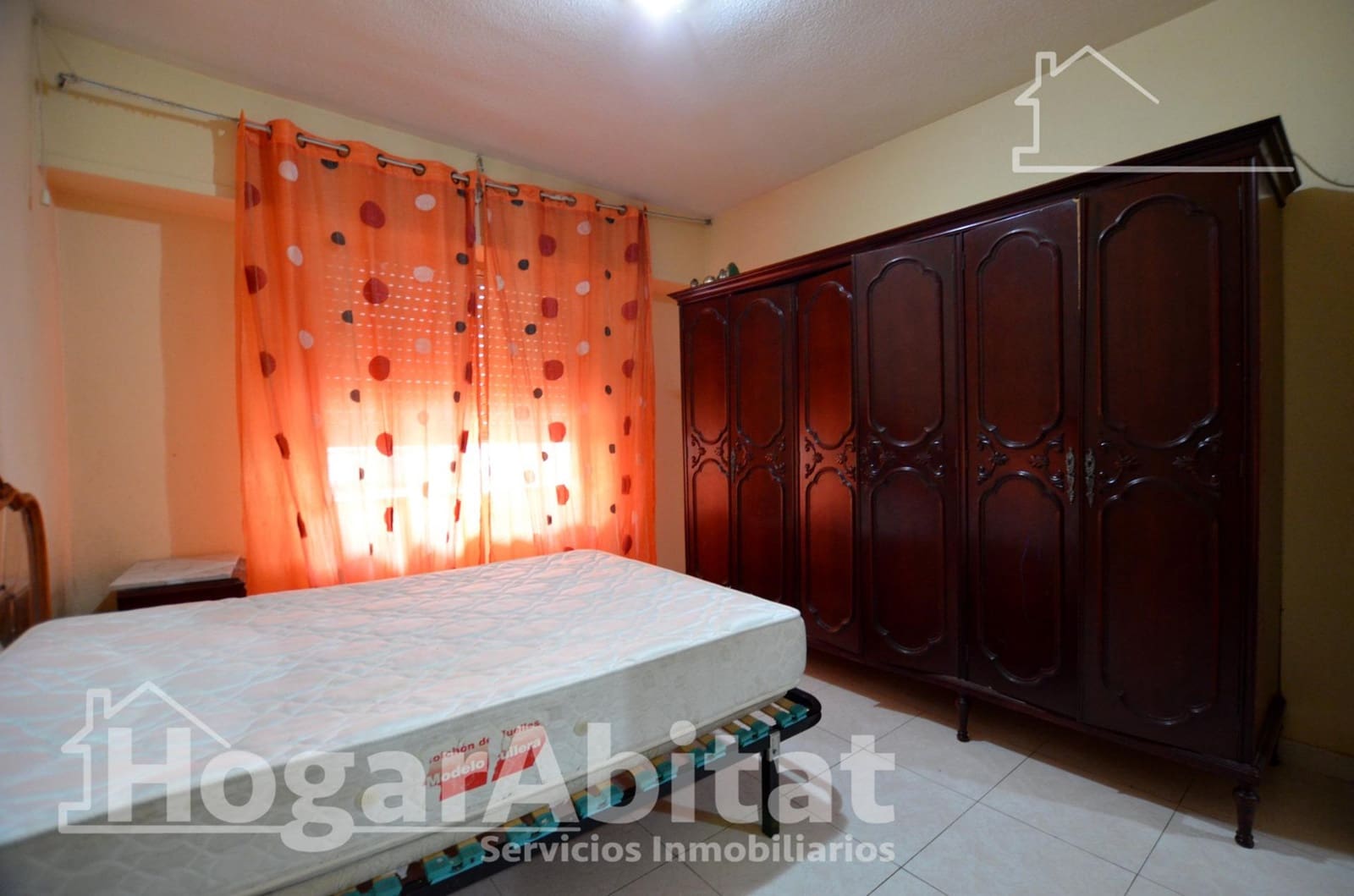 4 bedroom Flat for sale in Gandia - € 120,000 (Ref: 9843437)