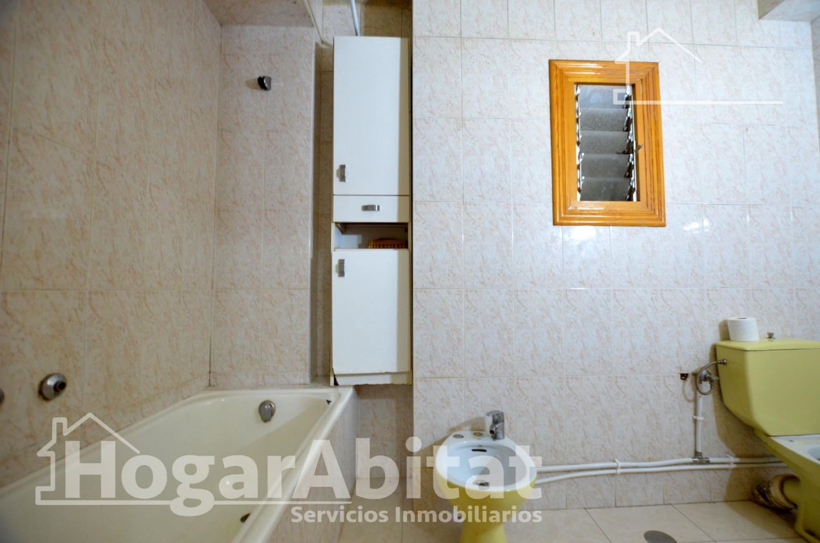 4 bedroom Flat for sale in Gandia - € 120,000 (Ref: 9843437)