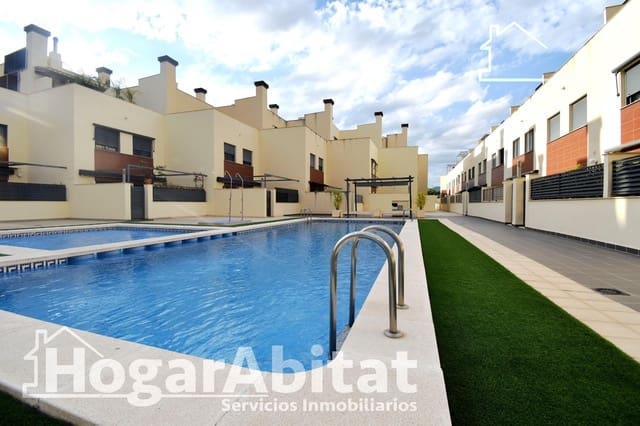 4 soverom Rekkehus til salgs i Castelló de la Plana med svømmebasseng garasje - € 450 000 (Ref: 9843440)