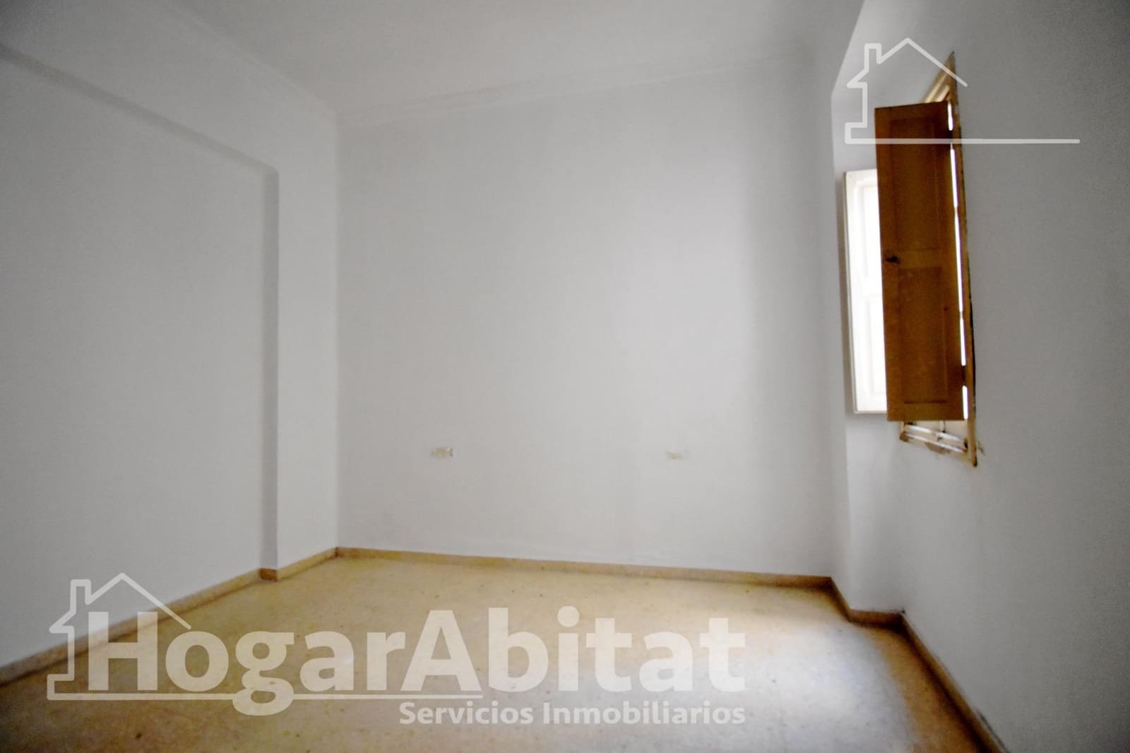 5 bedroom Flat for sale in Gandia - € 215,000 (Ref: 9843445)