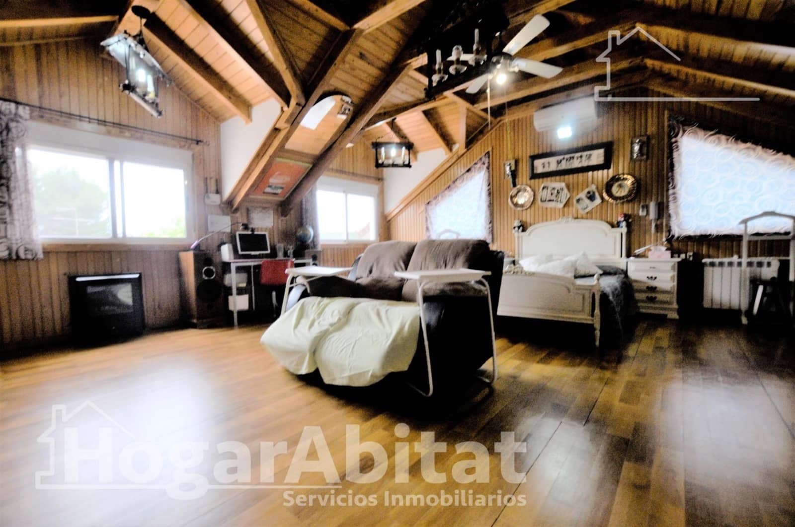 3 bedroom Villa for sale in Montserrat with garage - € 419,000 (Ref: 9843457)