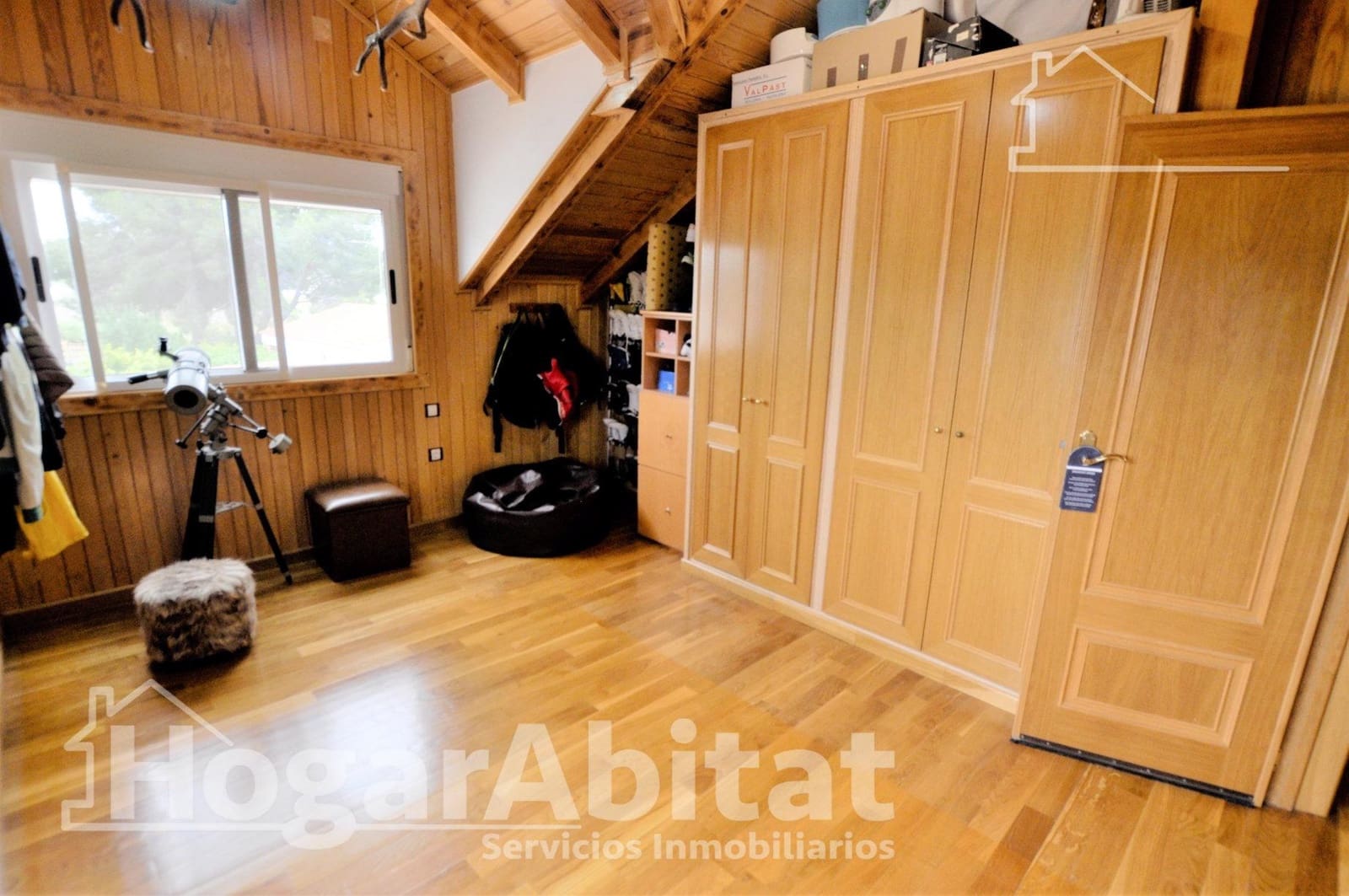 3 bedroom Villa for sale in Montserrat with garage - € 419,000 (Ref: 9843457)
