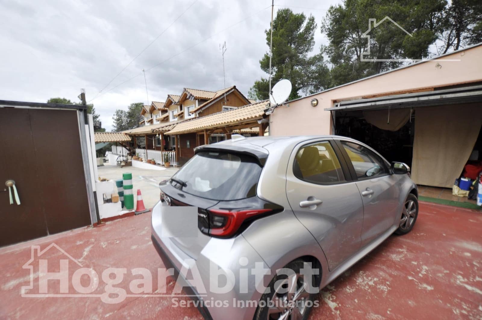 3 bedroom Villa for sale in Montserrat with garage - € 419,000 (Ref: 9843457)
