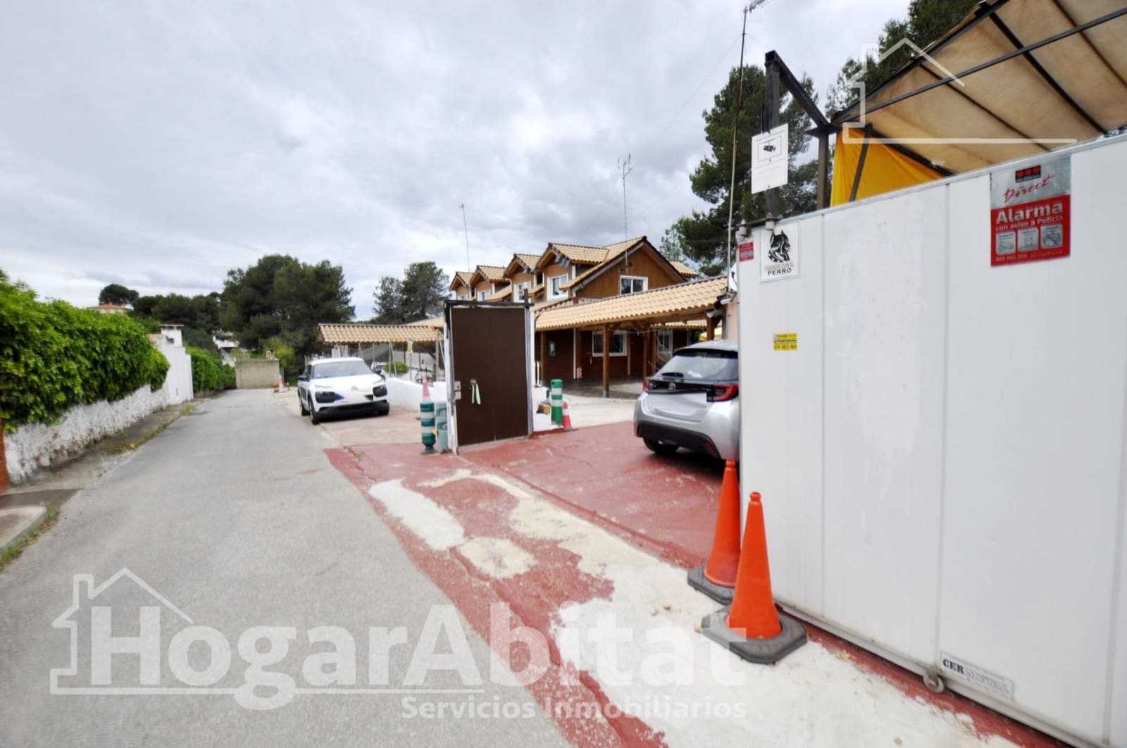 3 bedroom Villa for sale in Montserrat with garage - € 419,000 (Ref: 9843457)