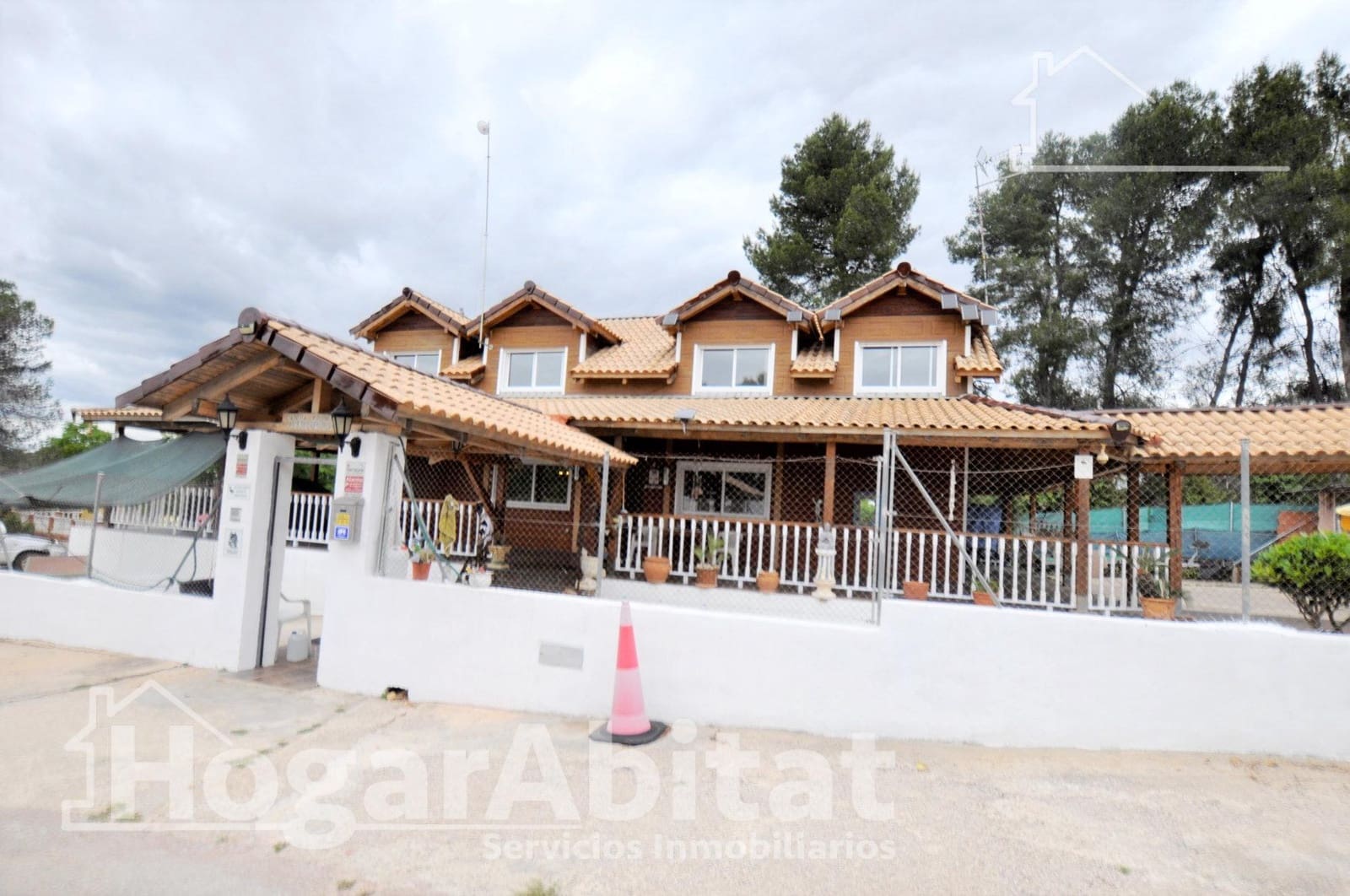 3 bedroom Villa for sale in Montserrat with garage - € 419,000 (Ref: 9843457)