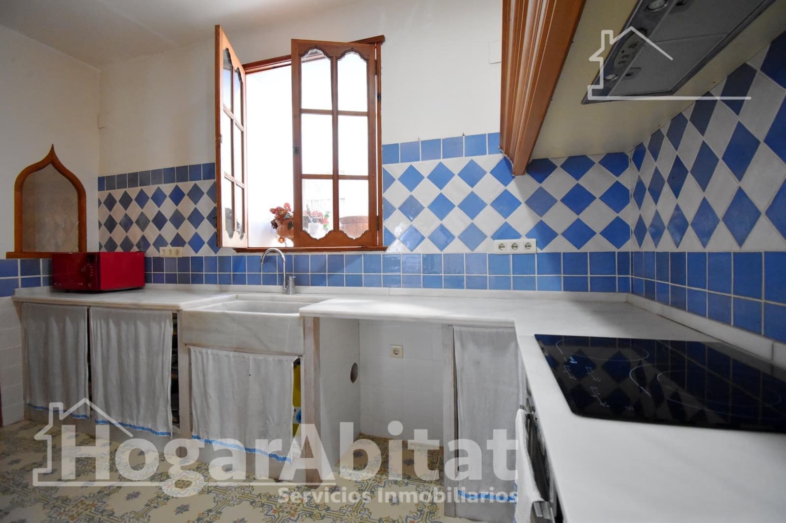 5 bedroom Townhouse for sale in Palma de Gandia - € 330,000 (Ref: 9843461)