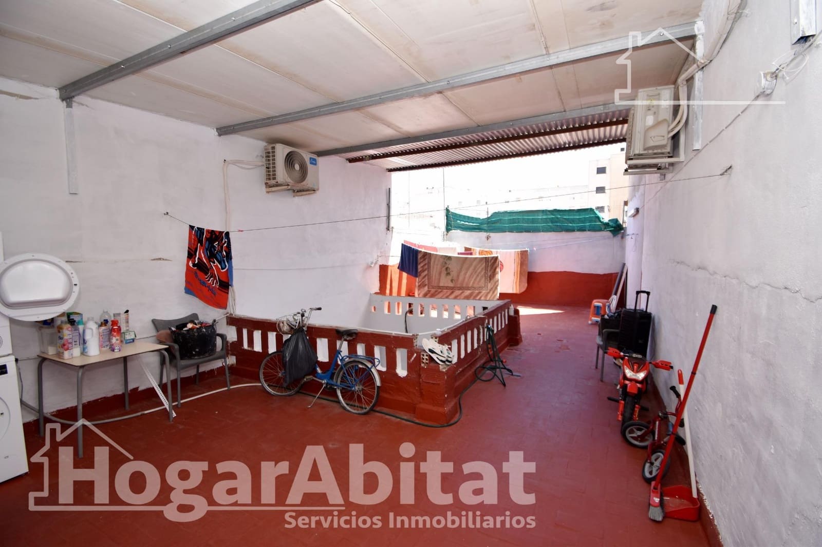 6 bedroom Townhouse for sale in Alzira - € 210,000 (Ref: 9843462)