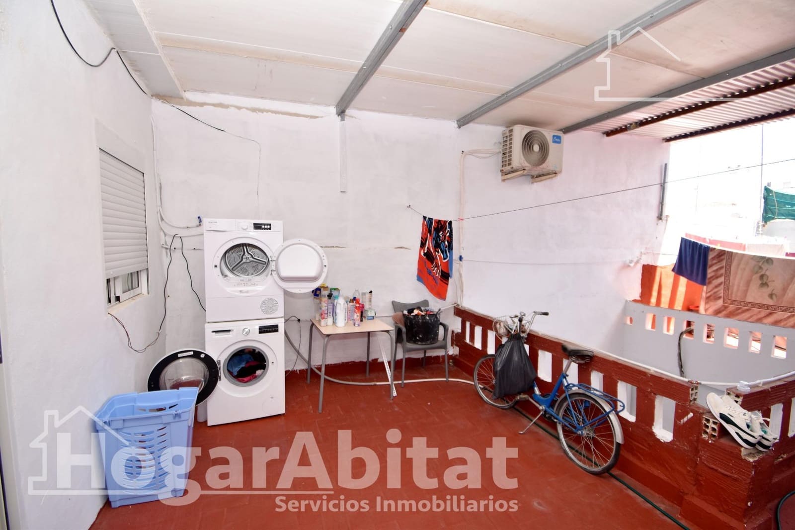 6 bedroom Townhouse for sale in Alzira - € 210,000 (Ref: 9843462)
