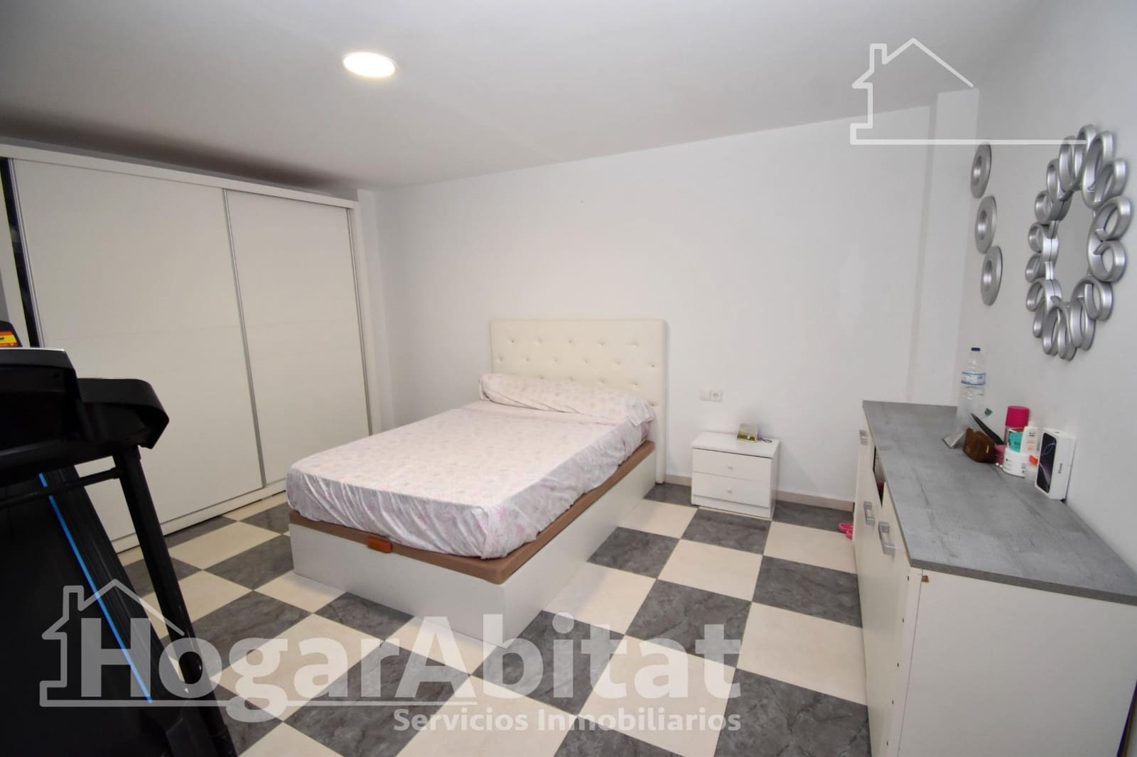 6 bedroom Townhouse for sale in Alzira - € 210,000 (Ref: 9843462)