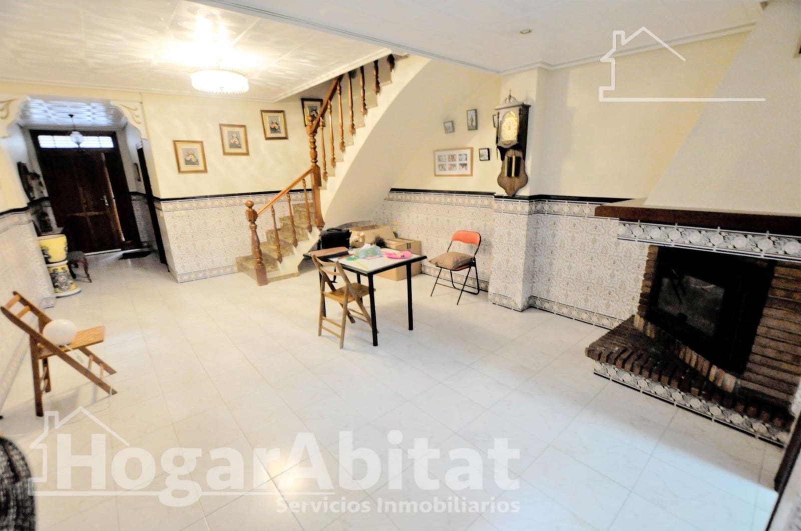 5 bedroom Townhouse for sale in Rafelbunyol with garage - € 225,000 (Ref: 9846296)