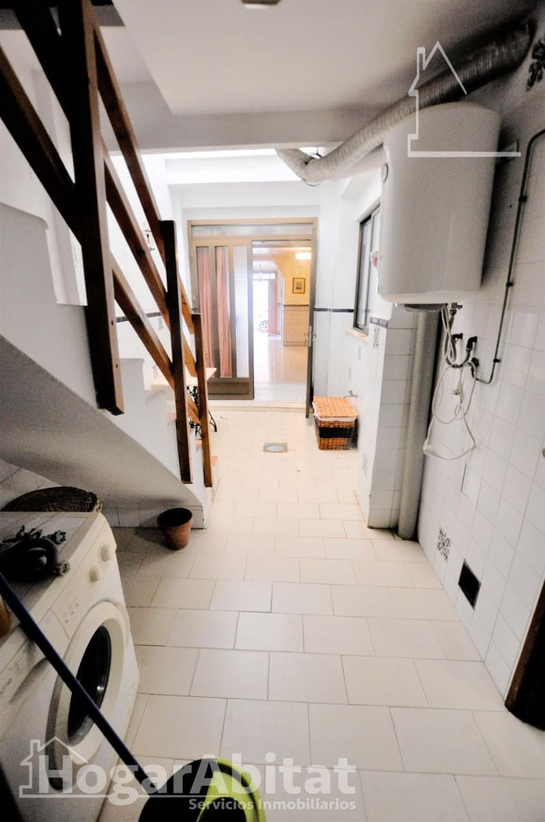 5 bedroom Townhouse for sale in Rafelbunyol with garage - € 225,000 (Ref: 9846296)