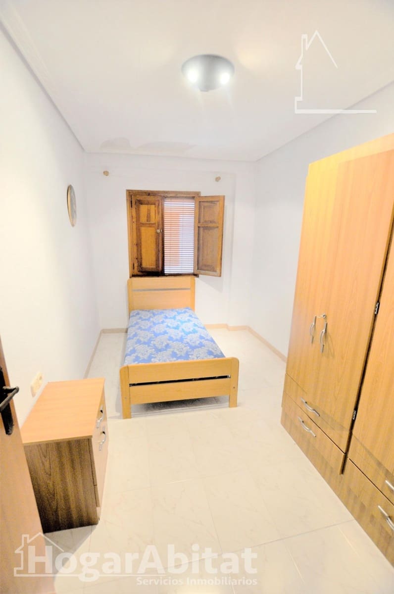 5 bedroom Townhouse for sale in Rafelbunyol with garage - € 225,000 (Ref: 9846296)