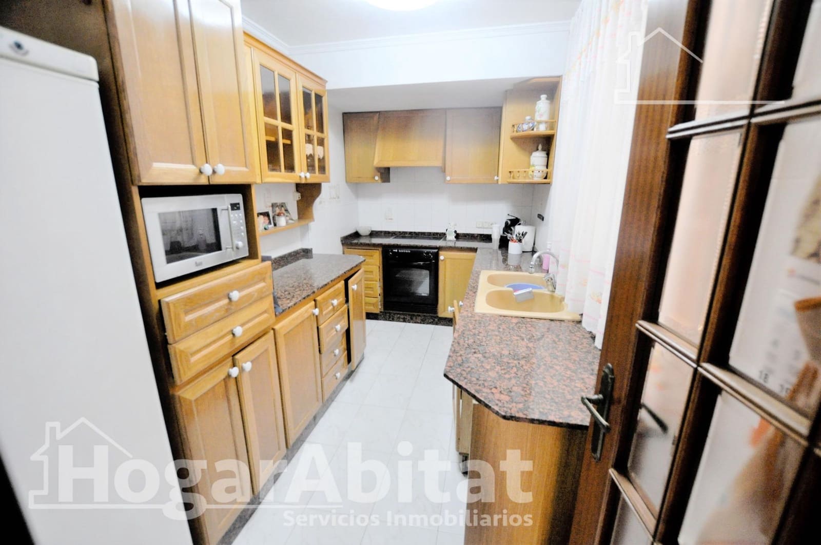 5 bedroom Townhouse for sale in Rafelbunyol with garage - € 225,000 (Ref: 9846296)