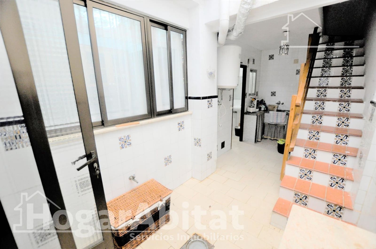 5 bedroom Townhouse for sale in Rafelbunyol with garage - € 225,000 (Ref: 9846296)