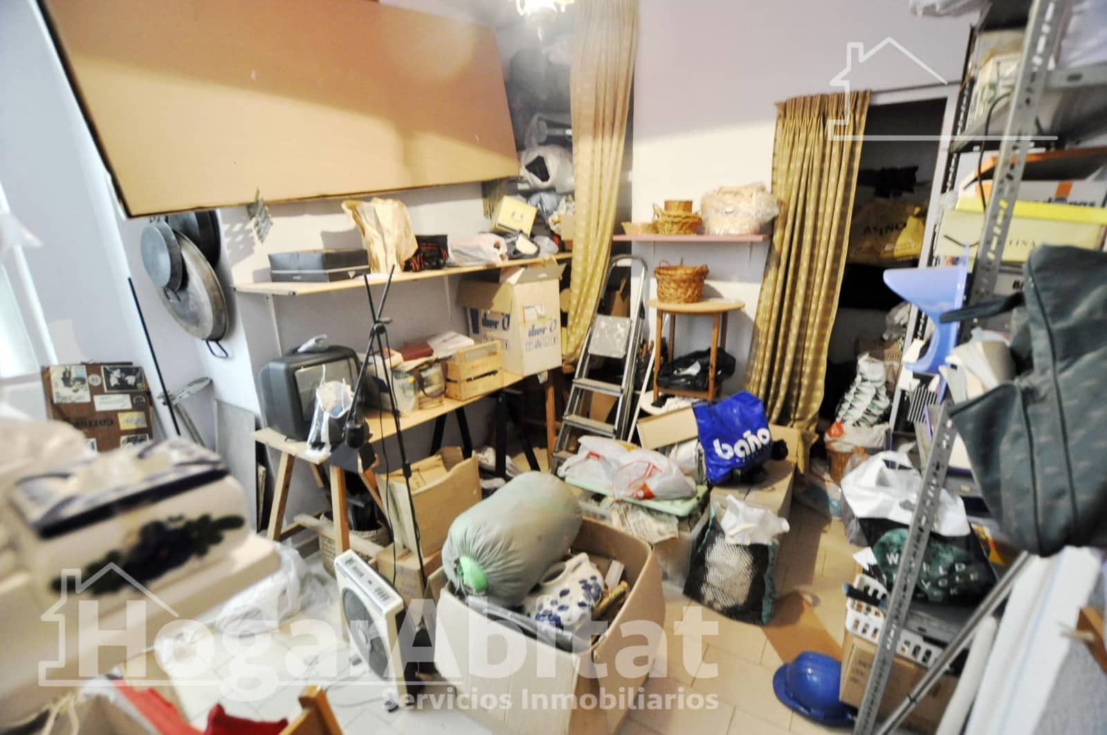 5 bedroom Townhouse for sale in Rafelbunyol with garage - € 225,000 (Ref: 9846296)