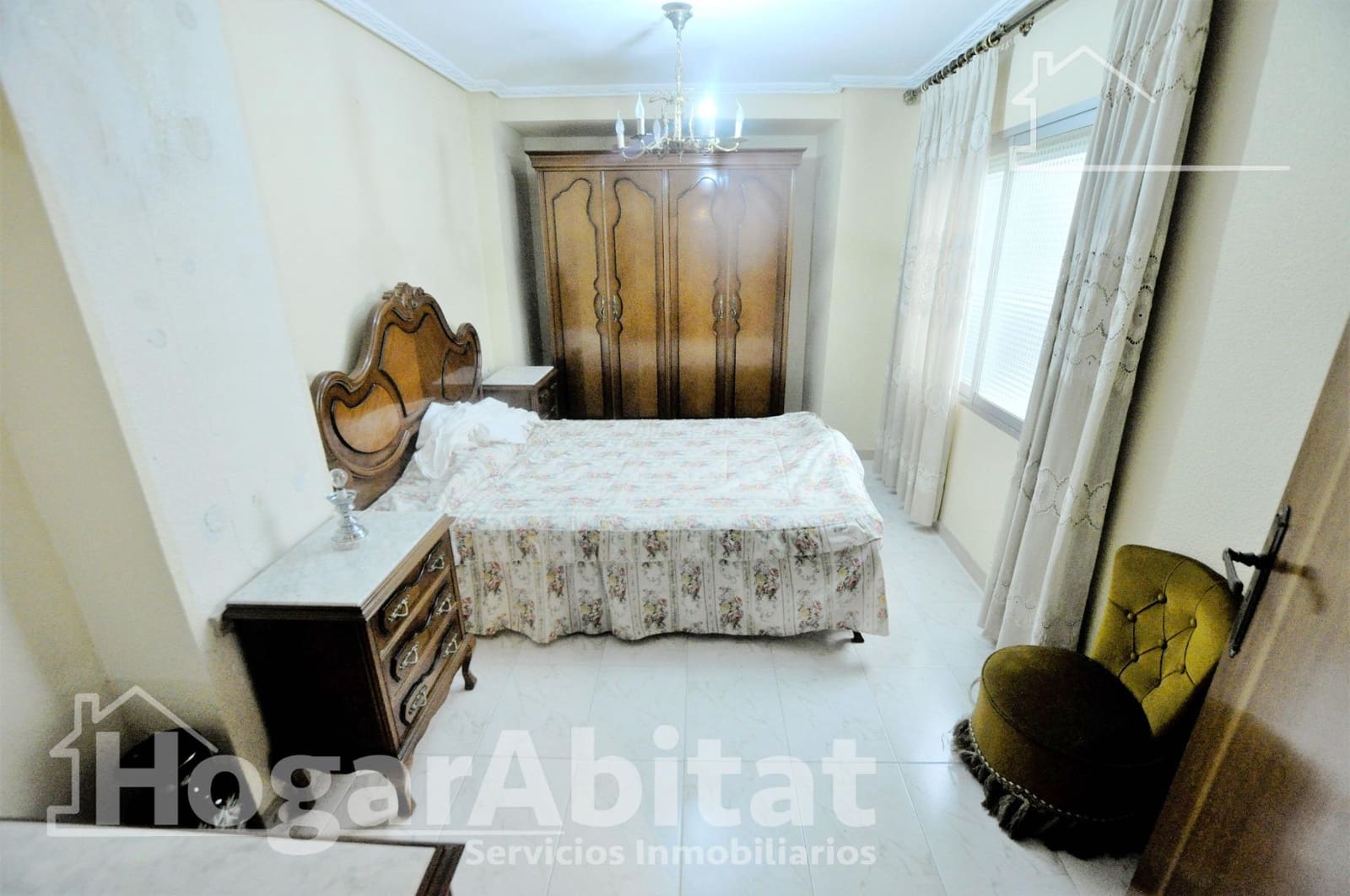 5 bedroom Townhouse for sale in Rafelbunyol with garage - € 225,000 (Ref: 9846296)